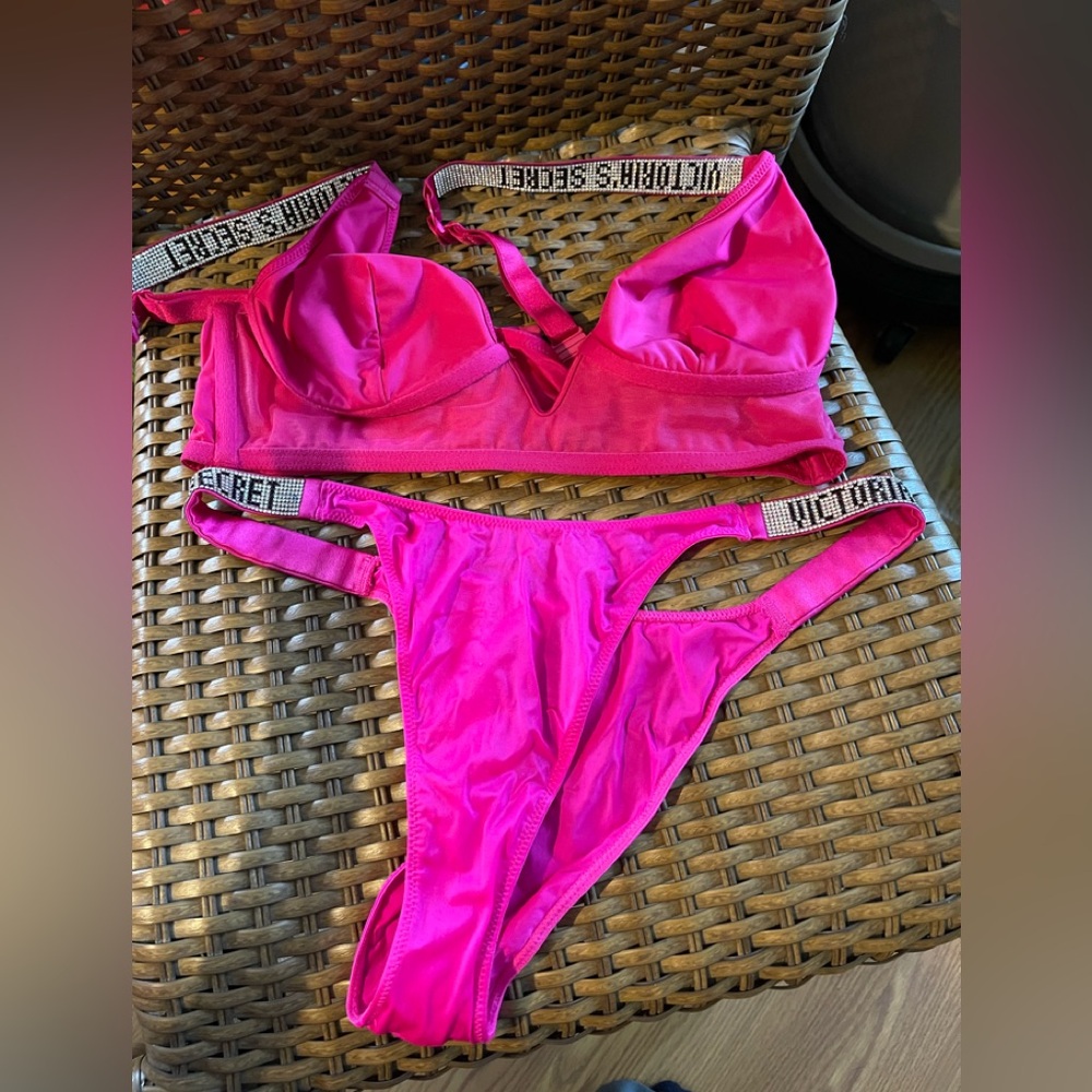 Victoria's Secret Fuchsia Set sz L